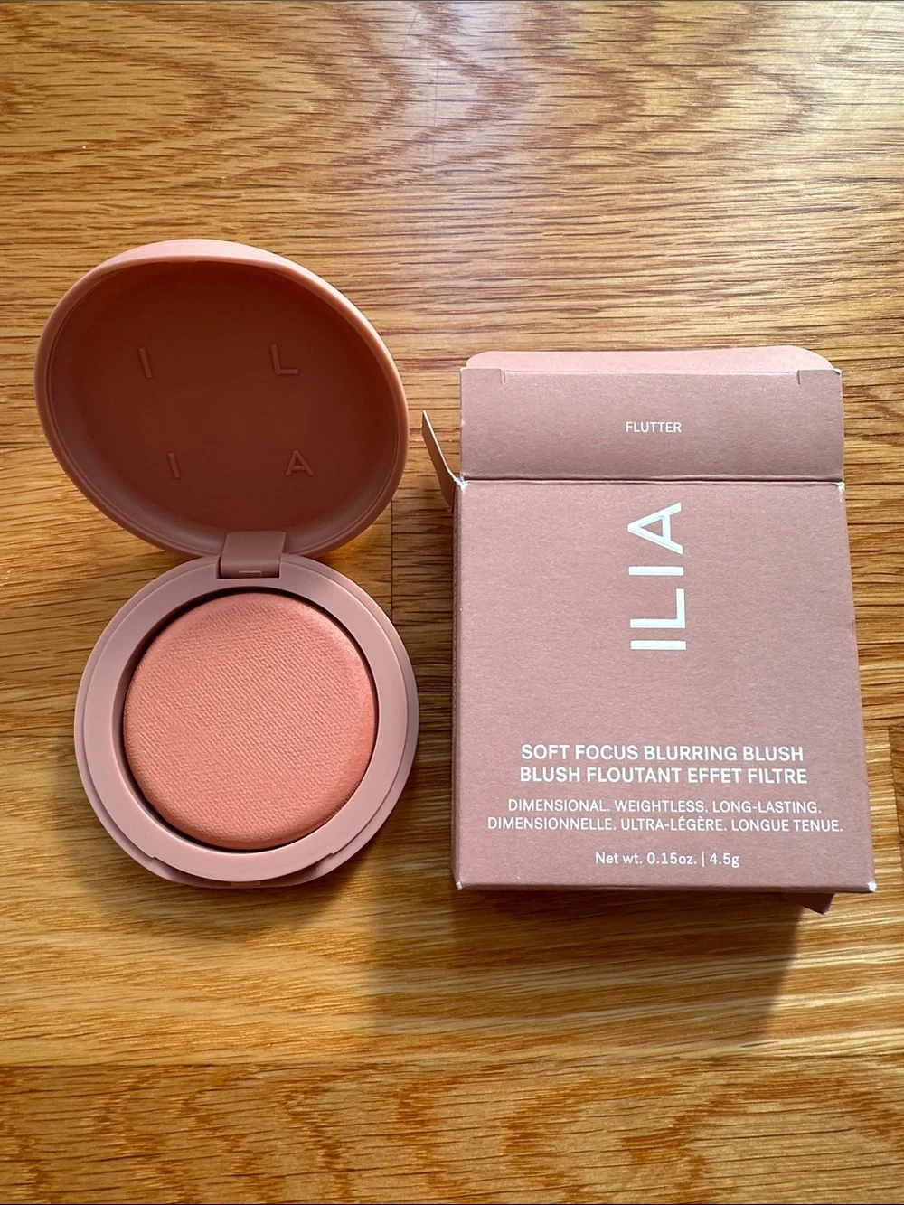 ILIA weightless blurring